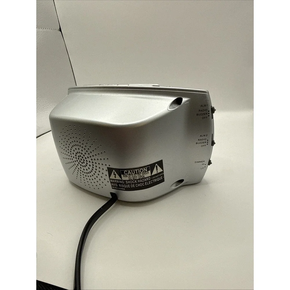 Emerson Research CKS3029 SmartSet AM/FM Radio Alarm Clock